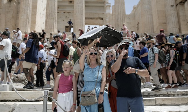 Нова гореща вълна започва в Гърция, температурите до 40°C