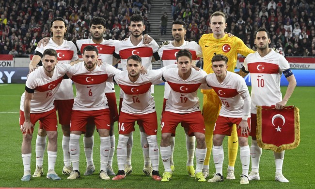 Футболистите на Турция убедени: В Германия ще сме като у дома