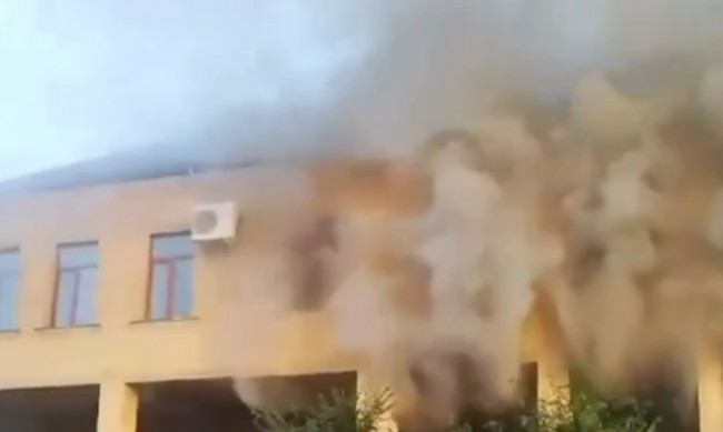 Неизвестни нападнаха църкви и синагога в Дагестан, има загинали