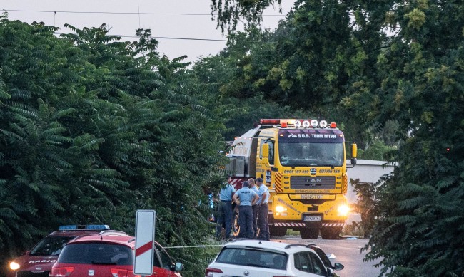 Седем души са загинали при сблъсък на влак с автобус в Словакия