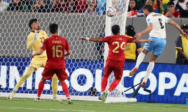 Уругвай вкара 5 гола на Копа Америка, Панама победи САЩ