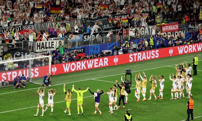 Германия елиминира Дания и е на 1/4-финал