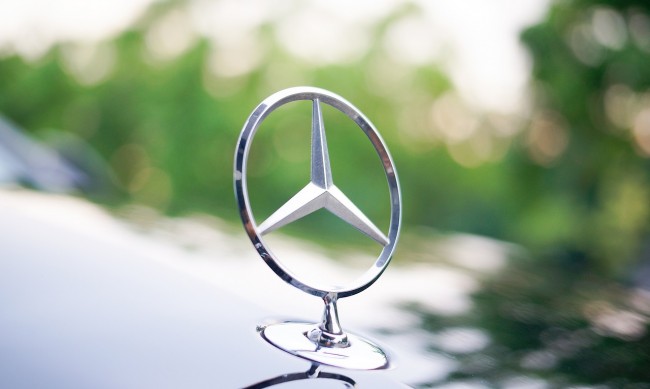 Mercedes пренасочва вниманието си към ДВГ