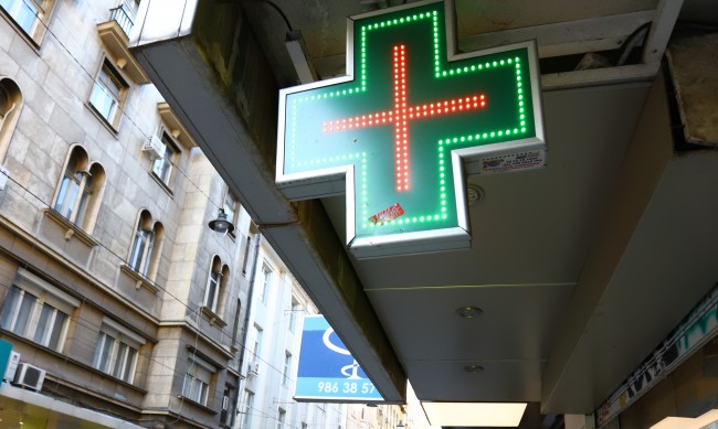 Пациенти скочиха против заплахите на аптекарите за протест