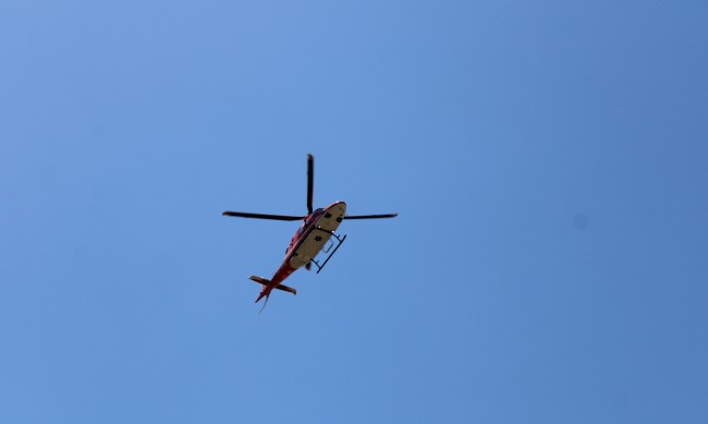 Хеликоптерът транспортира жена с черепно-мозъчна травма