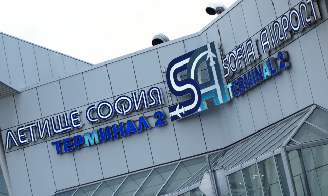 Пак отменен полет на "Райънеър”, хора висят 15 часа на летище София