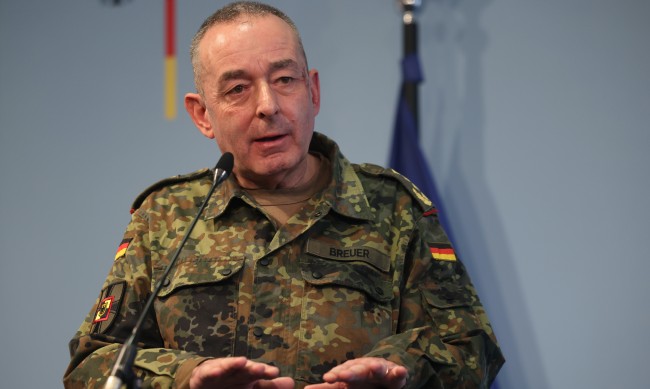 Германски генерал: Жените да подлежат на наборна военна служба