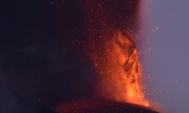 Властите в Италия алармират за опасност от изригване на вулкан