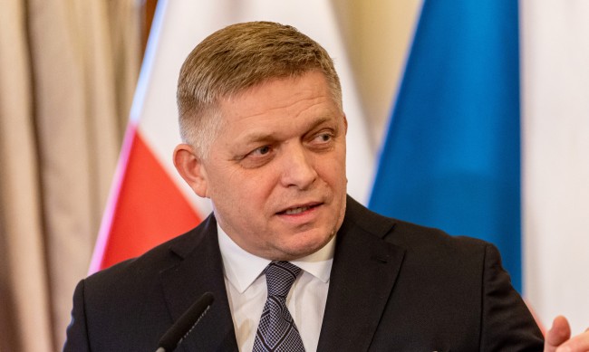 Премиерът на Словакия се появи за пръв път на публично място след атентата