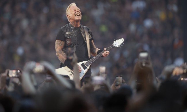 Шеметен успех на "черния албум" на Metallica