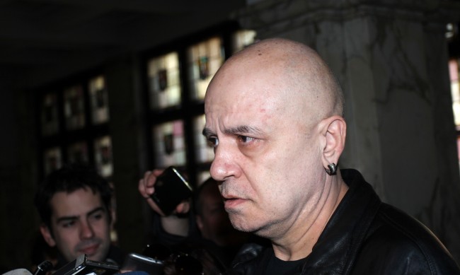 Слави Трифонов: Кирил Петков абдикира от втория мандат преди да го получи