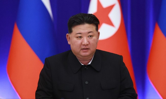Ким Чен Ун обсъди военното сътрудничество с руски зам.-министър