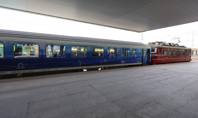 Жегата не понесе на климатичната инсталация на новите вагони на БДЖ
