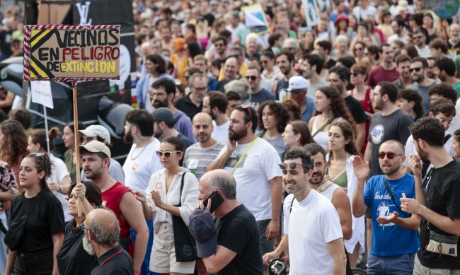 По-малко туризъм, повече живот - хиляди на протест в Палма де Майорка