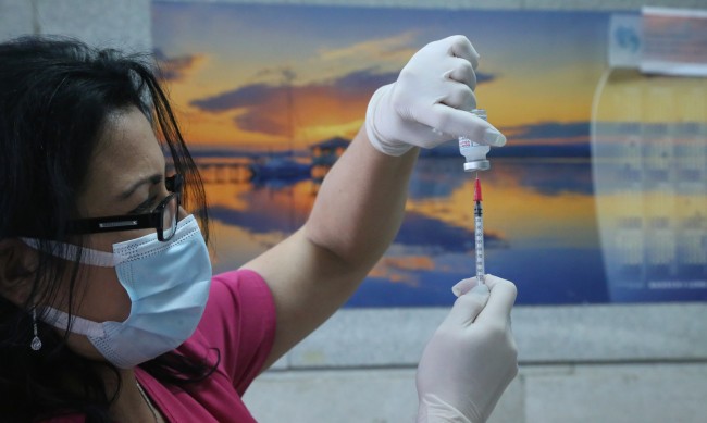 Съвет: Имунизирайте се срещу хепатит А и Б при път в чужбина