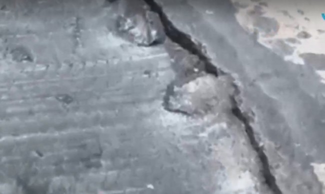 Опасно: Гумата на кола се разцепи в дупка на виадукт на "Хемус"