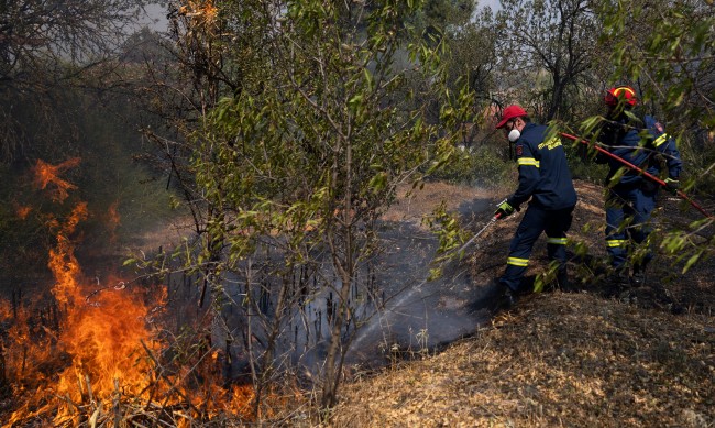 Медиите в Гърция: Благодарим на българските пожарникари