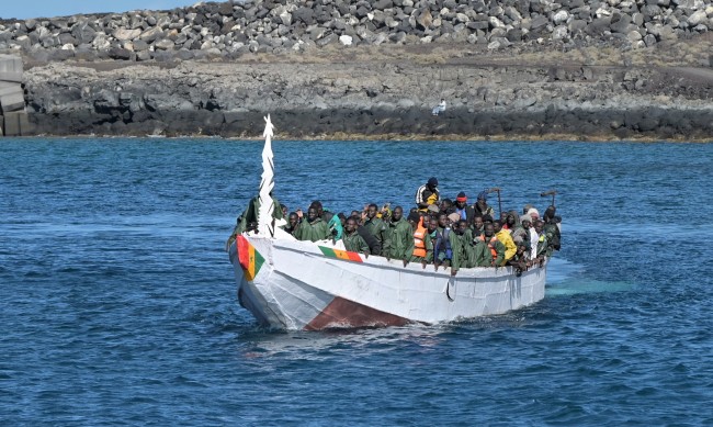 Съдят шестима италианци заради потънал кораб с мигранти 
