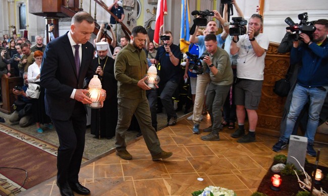 Полша твърда: Украйна няма да влезе в ЕС, докато не признае Волинското клане