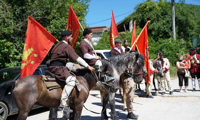 Неизвестни отвлякоха конете за Илинденския марш в РСМ