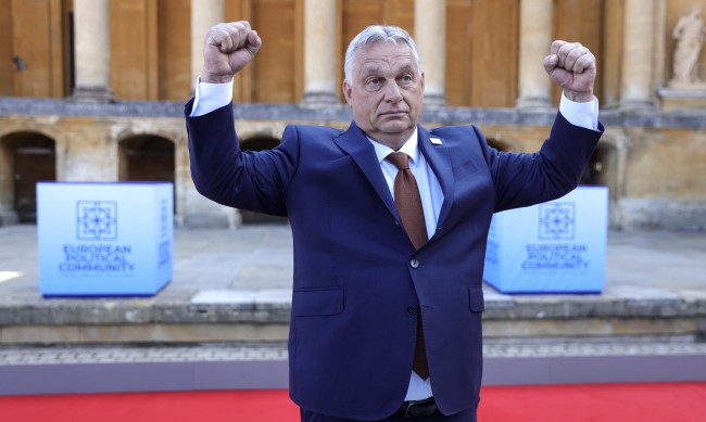 Полша нападна Унгария, защо остава в ЕС и НАТО?