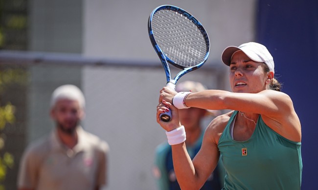 Виктория Томова загуби във втори кръг в Париж