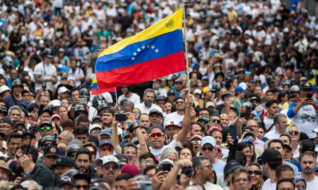 Протести във Венецуела след оспорваните изборни резултати