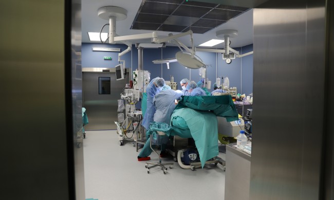 Чернодробна трансплантация извършиха във ВМА