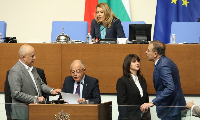 Скандал в парламента: Да се награди ли с орден Георги Йорданов? 