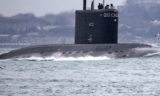 Украйна съобщи, че е потопила руска подводница 