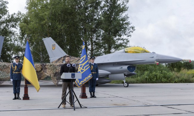 Украйна вече има F-16