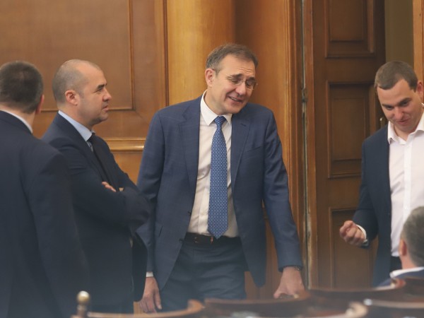 Le BSP a appelé Radev à ne pas se soumettre à la « loi LGBT »