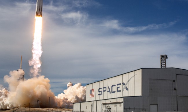   SpaceX   $15 .  