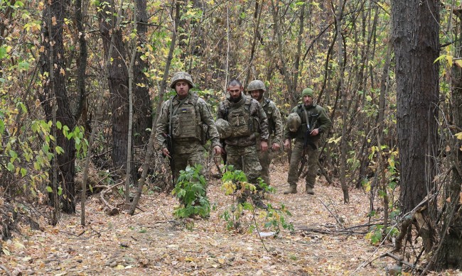 Русия засилва натиска, ожесточени боеве в Торецк