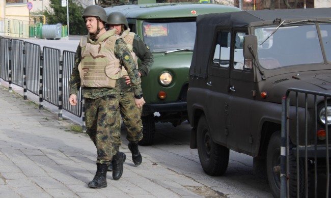 Военнослужещи унищожиха невзривена учебна бомба в Пловдив