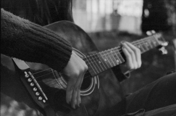 My guitar lies bleeding in my hands...... ^.^