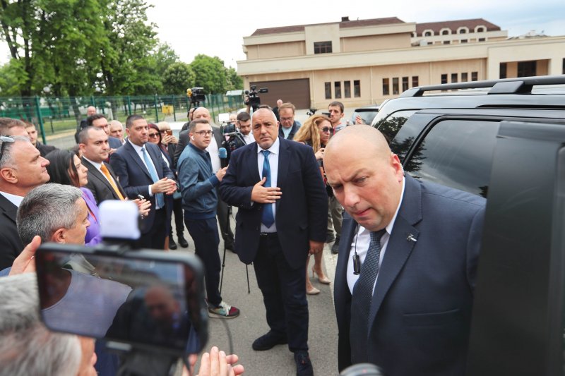 Борисов към депутатите си: Връщайте се в парламента 